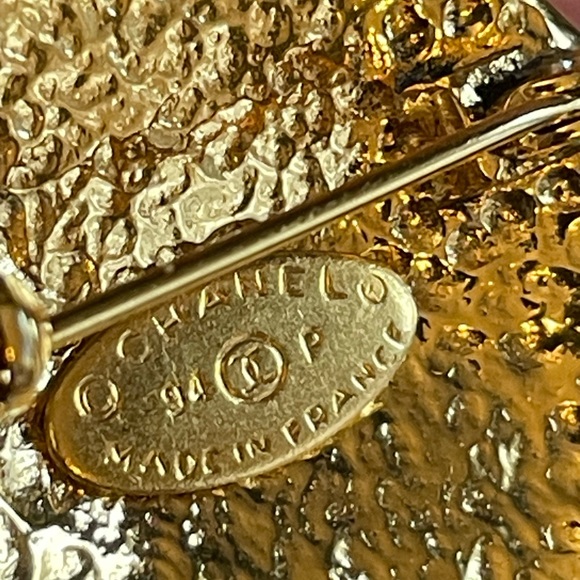 Vintage Chanel Brooch - Picture 5 of 12